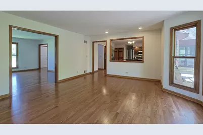 37 Mark Drive, Hawthorn Woods, IL 60047 - Photo 11