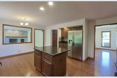 37 Mark Drive, Hawthorn Woods, IL 60047 - Photo 15