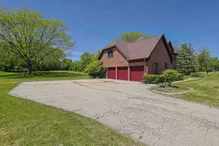 37 Mark Dr, Hawthorn Woods, IL 60047 - Photo 3