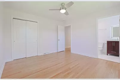 2232 Sprucewood Avenue, Des Plaines, IL 60018 - Photo 19