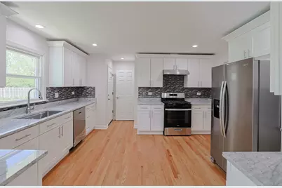 2232 Sprucewood Avenue, Des Plaines, IL 60018 - Photo 9