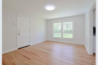2232 Sprucewood Avenue, Des Plaines, IL 60018 - Photo 7