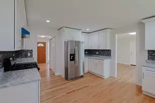 2232 Sprucewood Ave, Des Plaines, IL 60018 - Photo 11
