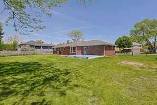 2232 Sprucewood Ave, Des Plaines, IL 60018 - Photo 3