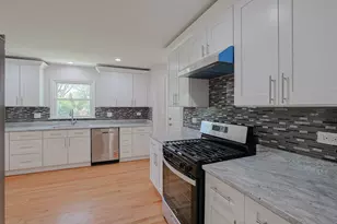 2232 Sprucewood Ave, Des Plaines, IL 60018 - Photo 13
