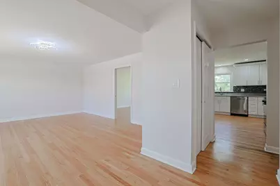 2232 Sprucewood Avenue, Des Plaines, IL 60018 - Photo 5
