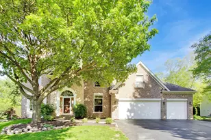 906 Secretariat Ct, Saint Charles, IL 60174 - Photo 1