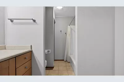 1108 E Jefferson Street #7, Bloomington, IL 61701 - Photo 15