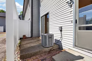 1108 E Jefferson St, Bloomington, IL 61701 - Photo 23