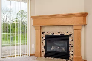 607 Queens Ct, Rockton, IL 61072 - Photo 7