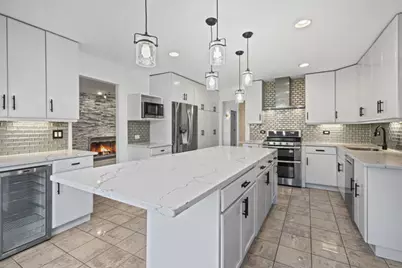 1100 Hidden Lake Drive, Buffalo Grove, IL 60089 - Photo 7