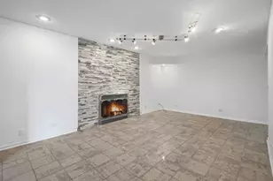 1100 Hidden Lake Dr, Buffalo Grove, IL 60089 - Photo 13