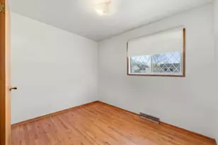 303 E Edgelawn Dr, Plano, IL 60545 - Photo 11
