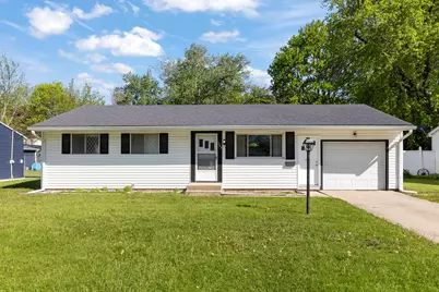 303 E Edgelawn Drive, Plano, IL 60545 - Photo 1