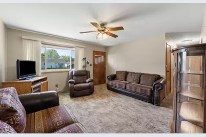 303 E Edgelawn Drive, Plano, IL 60545 - Photo 3