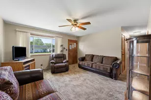 303 E Edgelawn Dr, Plano, IL 60545 - Photo 3