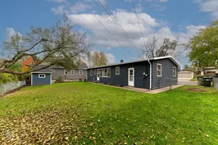 410 E North Shore Dr, Mundelein, IL 60060 - Photo 13