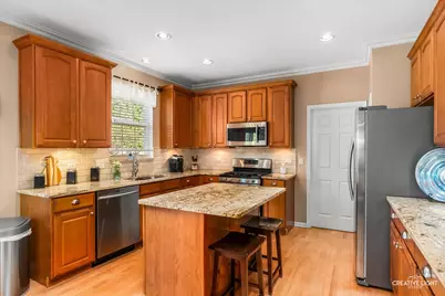 2579 Rourke Drive, Aurora, IL 60503 - Photo 7
