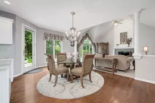 6714 Sweetbriar Ln, Darien, IL 60561 - Photo 11