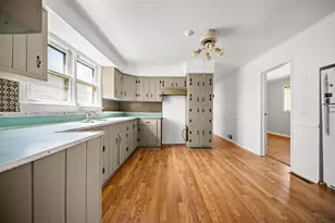 10441 S Ave H Ave, Chicago, IL 60617 - Photo 5