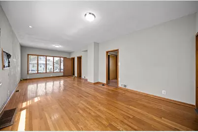 10441 S Avenue H Avenue, Chicago, IL 60617 - Photo 11