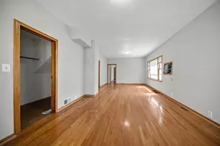 10441 S Ave H Ave, Chicago, IL 60617 - Photo 9