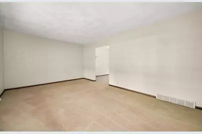 12725 Ellen Drive, Genoa, IL 60135 - Photo 19
