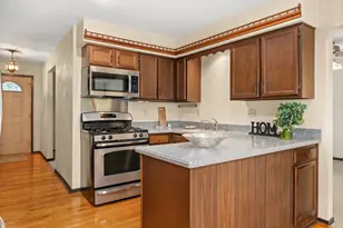 12725 Ellen Dr, Genoa, IL 60135 - Photo 15