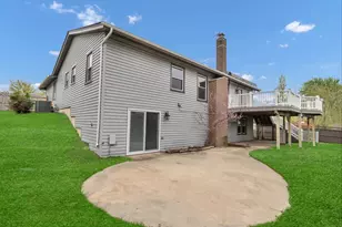 944 Richmond Ct, Elk Grove Village, IL 60007 - Photo 3