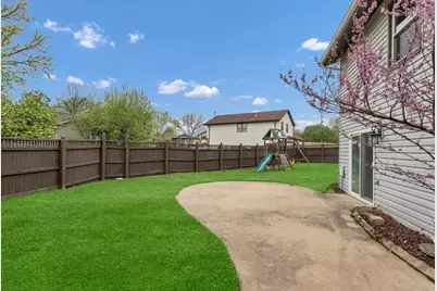 944 Richmond Court, Elk Grove Village, IL 60007 - Photo 5