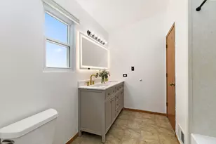 906 Oak Ridge Dr, Streamwood, IL 60107 - Photo 19