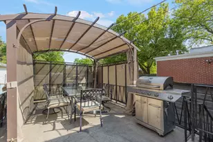 8901 Niles Center Rd, Skokie, IL 60076 - Photo 19