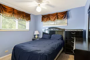 8901 Niles Center Rd, Skokie, IL 60076 - Photo 7