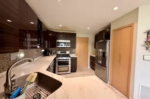1535 Chatfield Ct, Roselle, IL 60172 - Photo 9