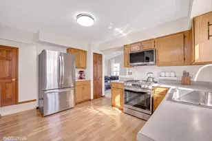 103 N Sterling Heights Rd, Vernon Hills, IL 60061 - Photo 7