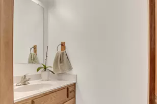 103 N Sterling Heights Rd, Vernon Hills, IL 60061 - Photo 17