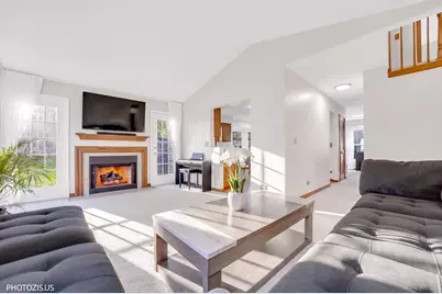 103 N Sterling Heights Road, Vernon Hills, IL 60061 - Photo 9