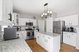 1062 Mt Vernon Dr, Grayslake, IL 60030 - Photo 9