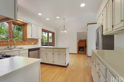 840 Queens Lane, Glenview, IL 60025 - Photo 9