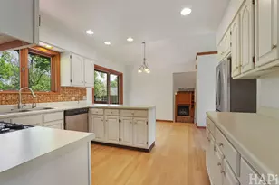 840 Queens Ln, Glenview, IL 60025 - Photo 9