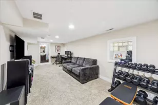 1180 S East Ave, Oak Park, IL 60304 - Photo 17