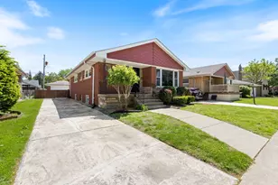 9247 S Ridgeway Ave, Evergreen Park, IL 60805 - Photo 3