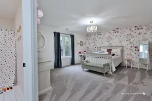 21827 W Riviera Ct, Mundelein, IL 60060 - Photo 19