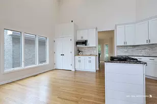 21827 W Riviera Ct, Mundelein, IL 60060 - Photo 11