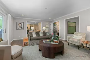 121 Pembroke Dr, Lincolnshire, IL 60045 - Photo 11