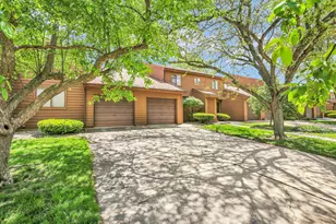 2108 Sunview Dr, Champaign, IL 61821 - Photo 3