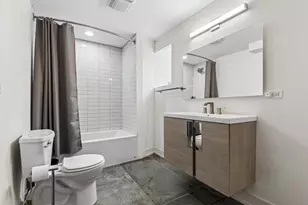 2147 W Thomas St, Chicago, IL 60622 - Photo 25