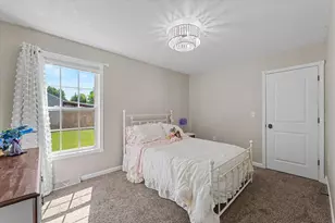 320 E Bogardus St, Paxton, IL 60957 - Photo 17