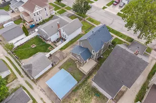 609 E Water St, Pontiac, IL 61764 - Photo 37
