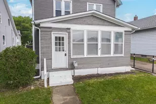 609 E Water St, Pontiac, IL 61764 - Photo 5